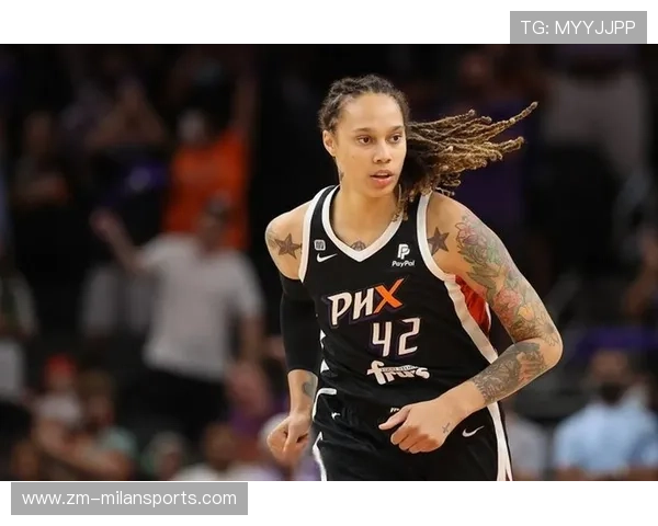 篮球WNBA格里娜盖帽封杀对手：场上防守与装备力量的全景解读